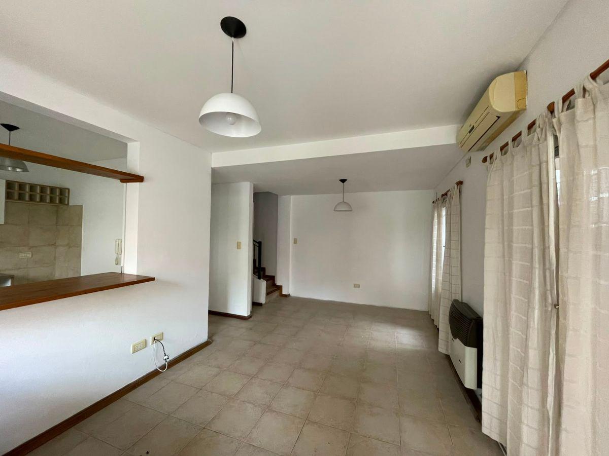 Foto de Triplex en Bynnon 4 Ambientes - Excelente Ubicación Adrogue, imagen 1