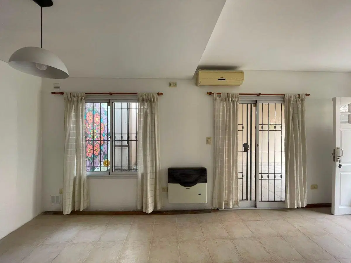 VENTA Triplex Bynnon 4 Ambientes - Excelente Ubicacion Adrogue - Consultanos! 2