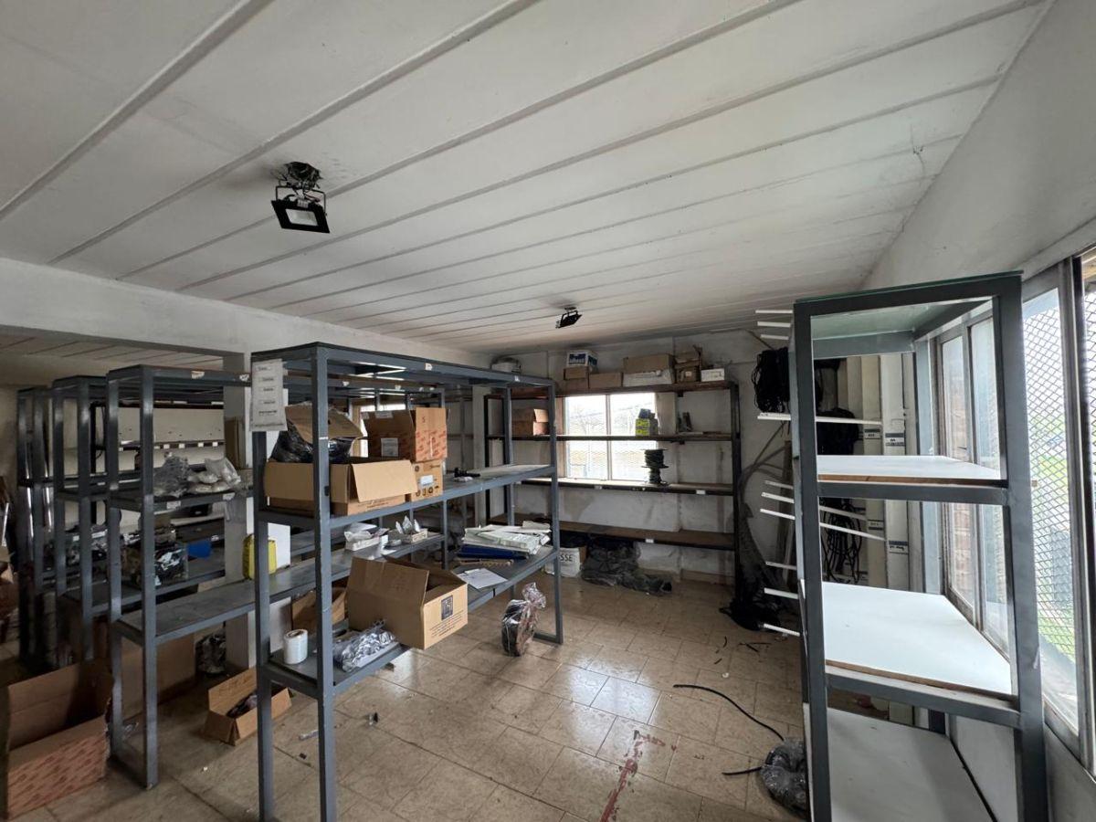 Foto de GRAN NAVE INDUSTRIAL TODO DESTINO CON OFICINAS, SHOWROOM, 1350 M2, imagen 3