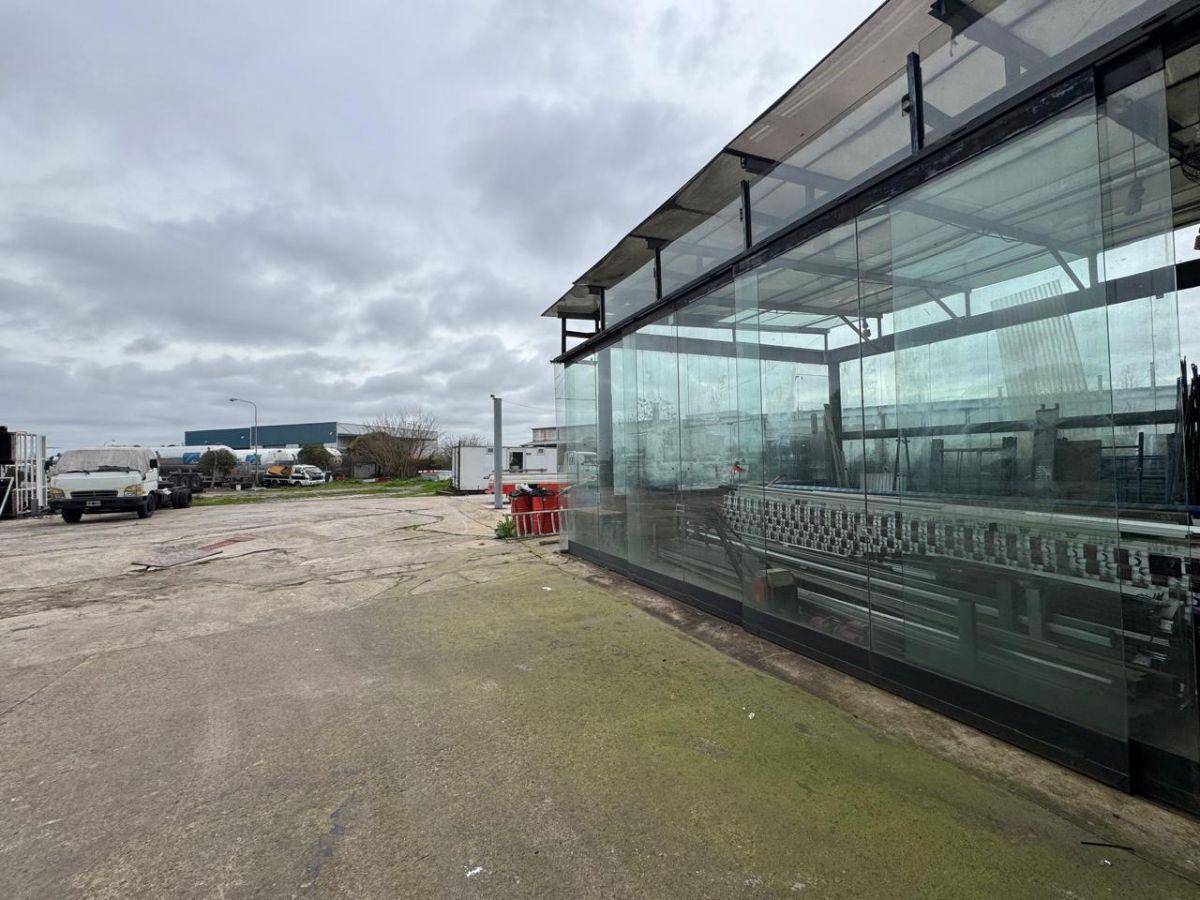 Foto de GRAN NAVE INDUSTRIAL TODO DESTINO CON OFICINAS, SHOWROOM, 1350 M2, imagen 2