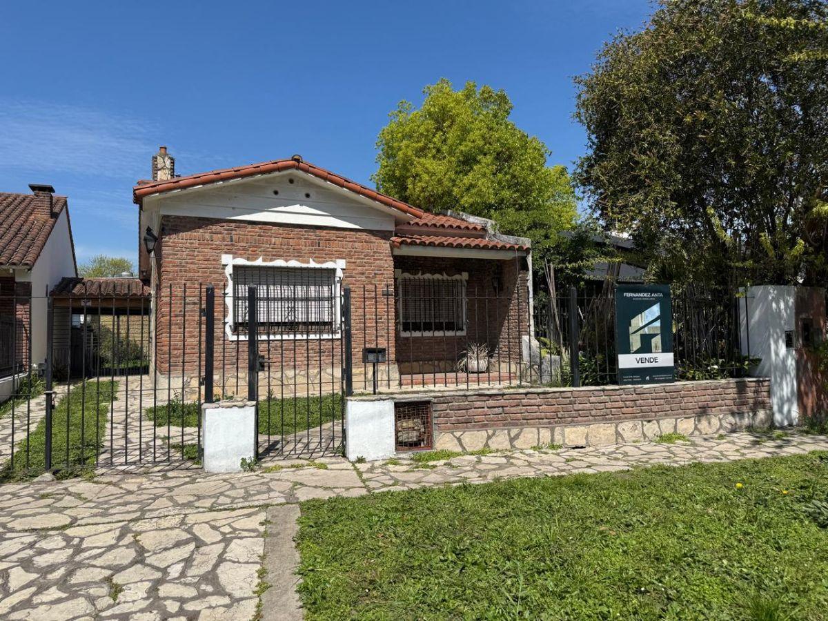 Foto de CHALET EN VENTA - LONGCHAMPS - IMPECABLE - 3 DORMITORIOS CON JARDIN Y, imagen 1