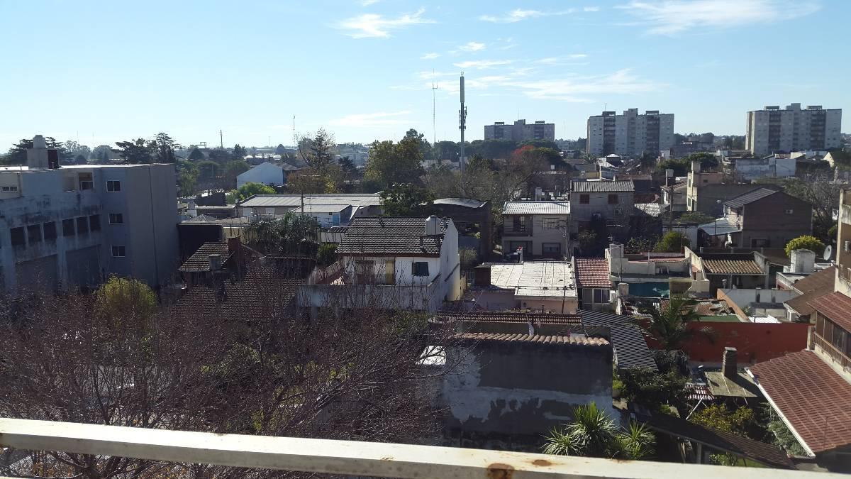 DEPARTAMENTO DOS AMBIENTES 33 M2 CUBIERTOS. CONTRAFRENTE
