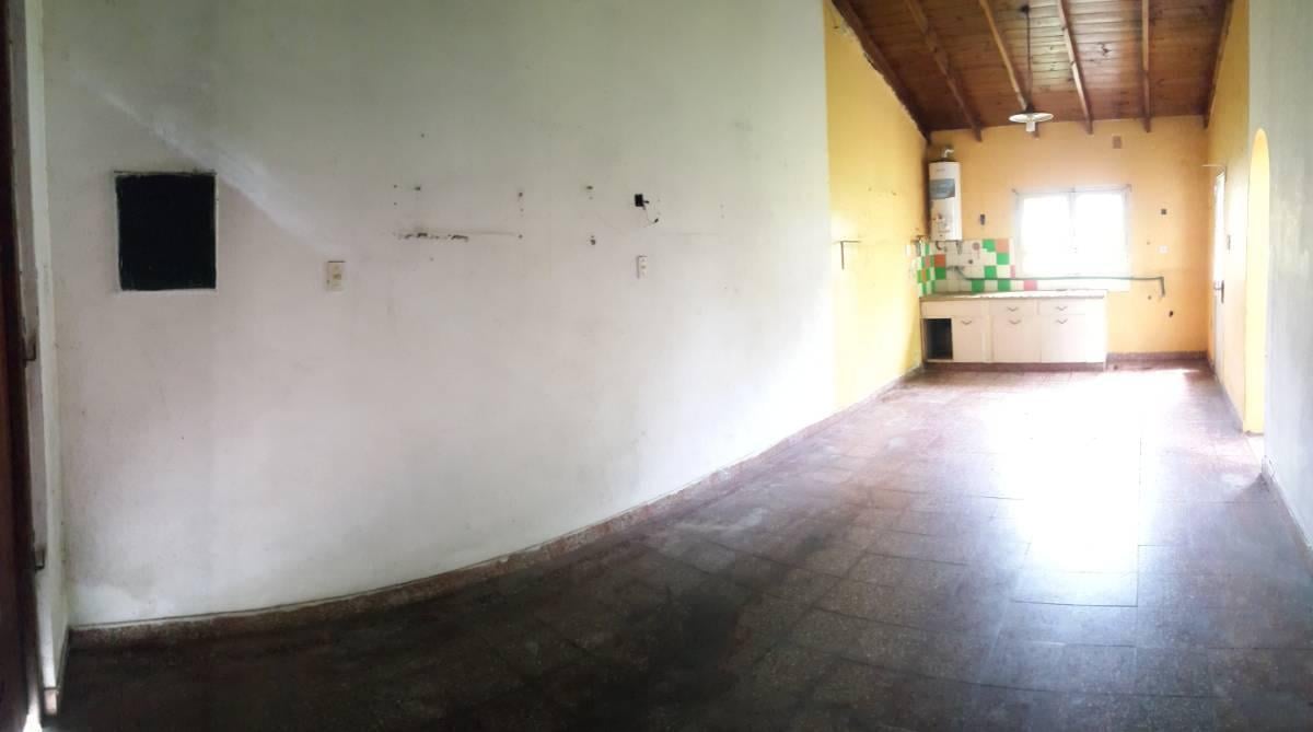 CASA TIPO CHALET SOBRE LOTE 10X20