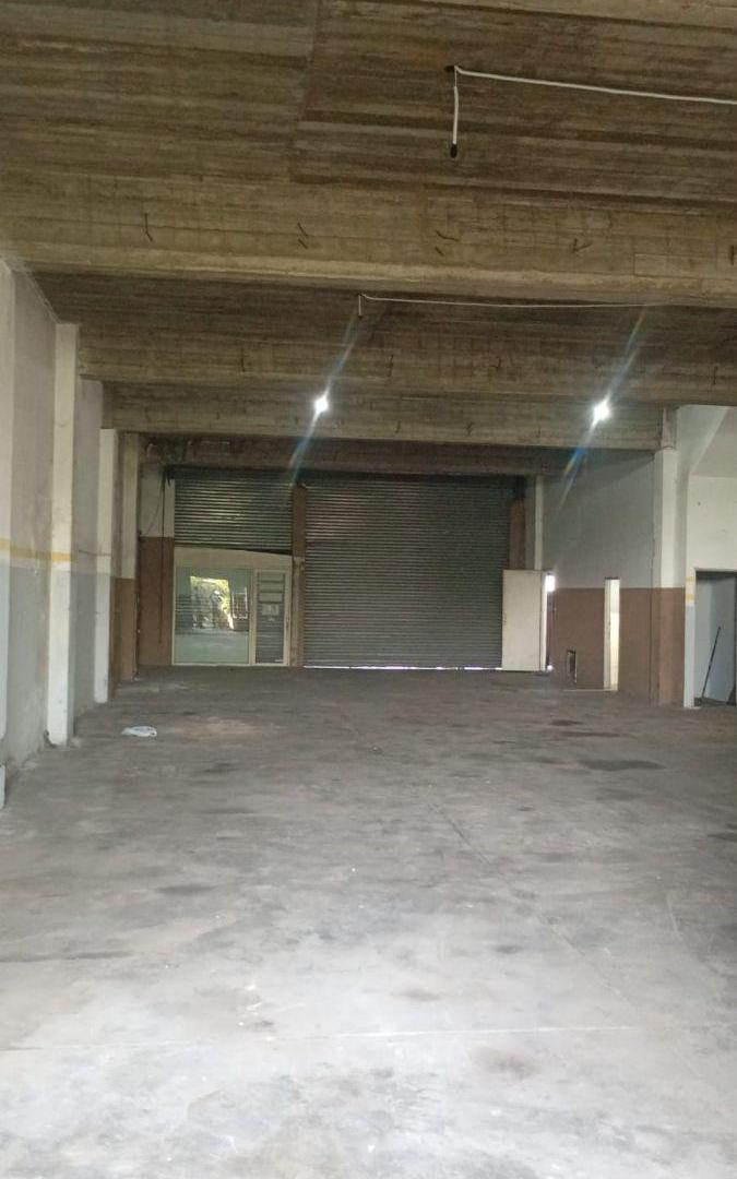 Bodega-Galpon de 230 m² en Alquiler en Billinghurst