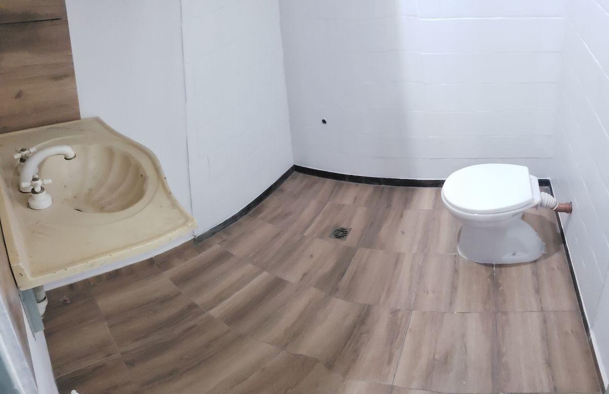 Foto de Local comercial de 20 m² en alquiler en Caseros, imagen 3