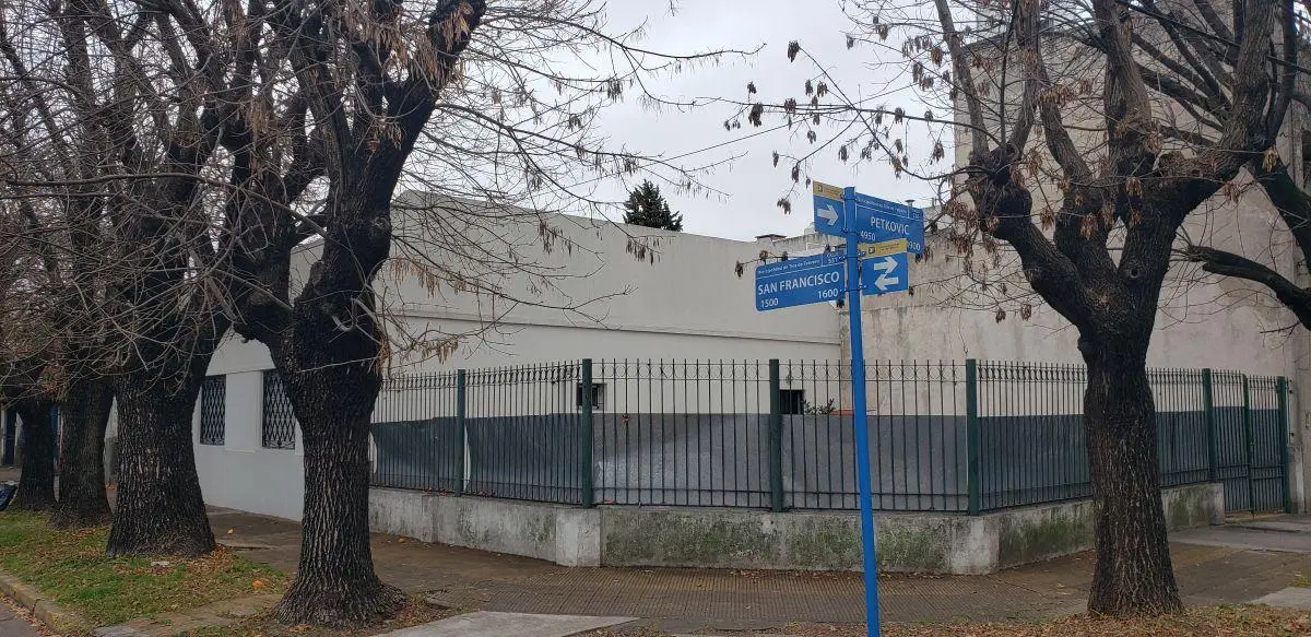Casa de con 2 dormitorios en alquiler en Caseros 4