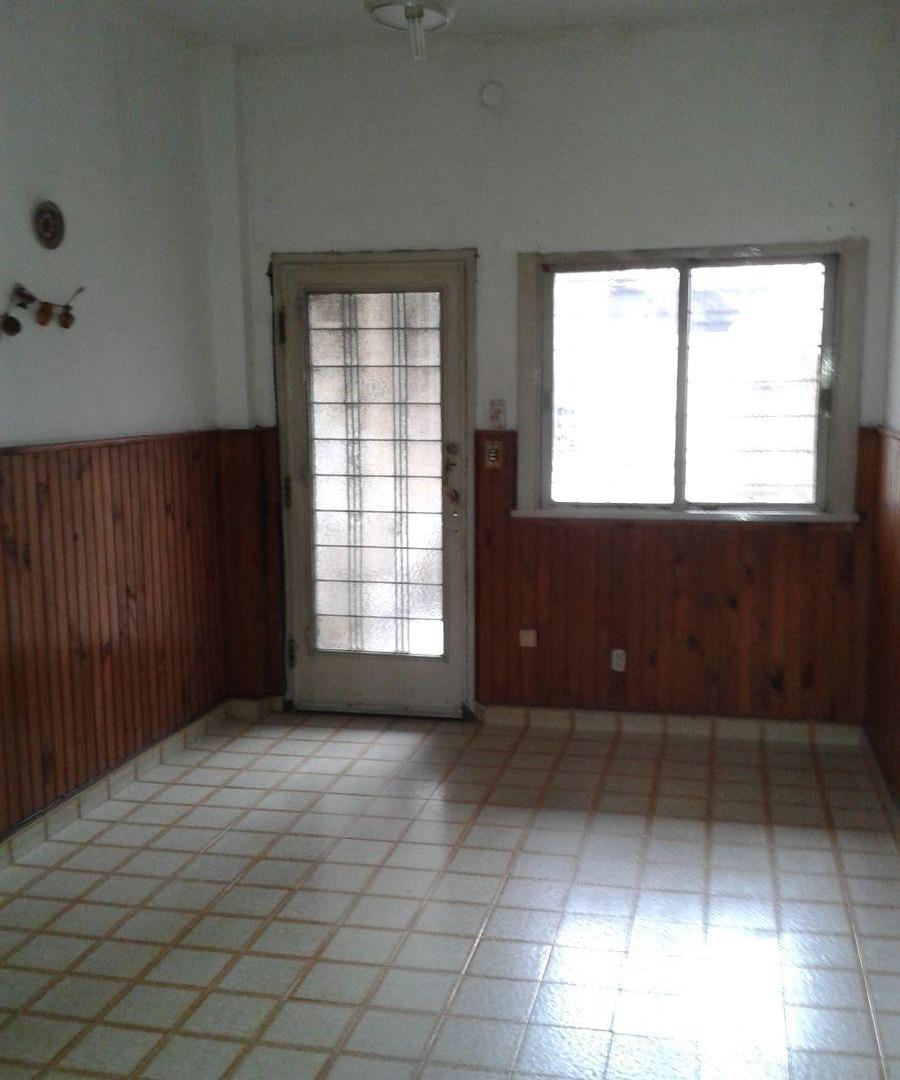 Foto de Casa con 2 dormitorios en venta en Caseros, imagen 2