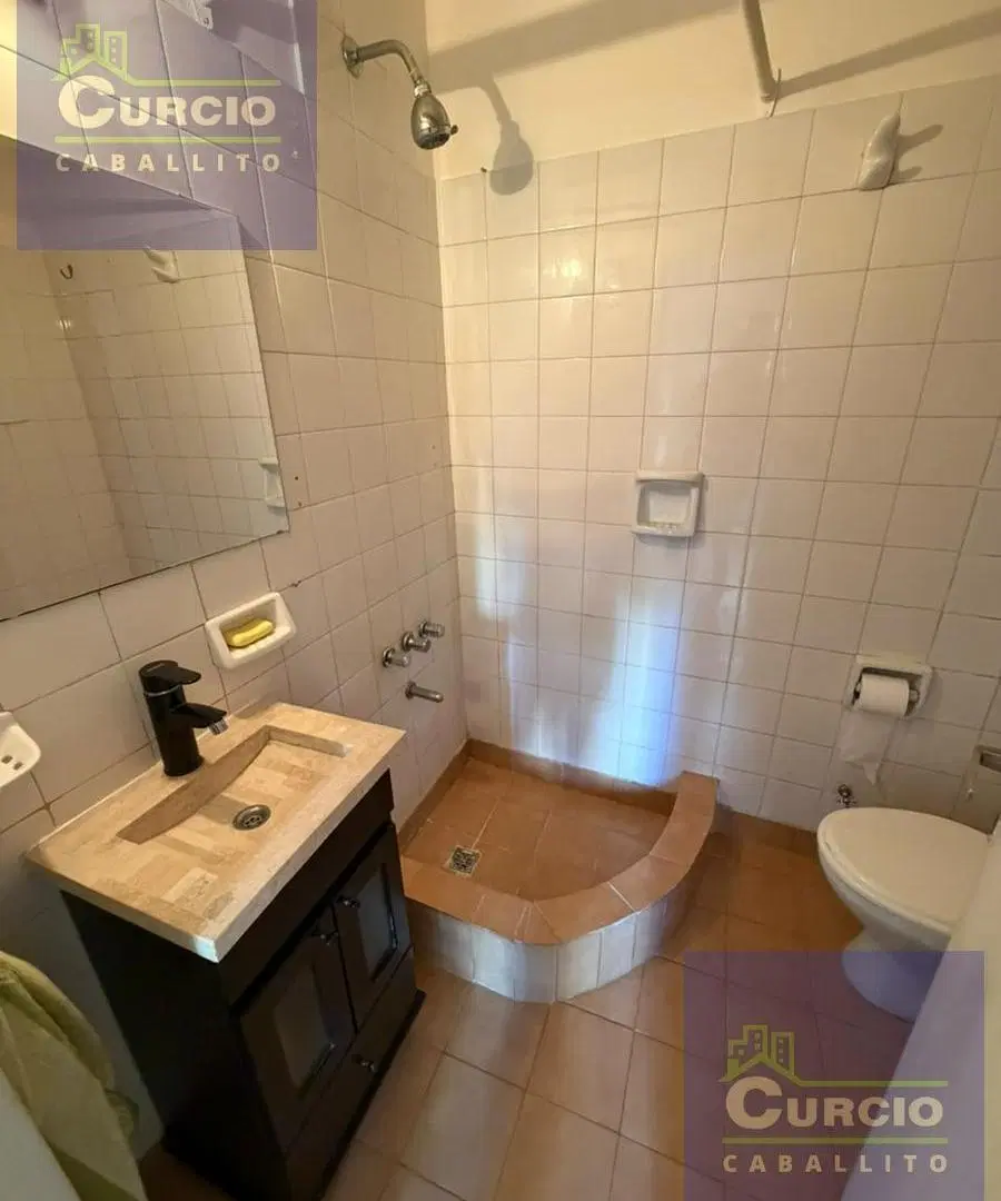 Departamento dos ambientes en alquiler en CABALLITO 3