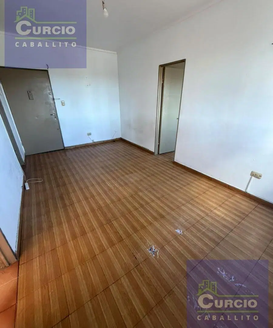Departamento dos ambientes en venta en Boedo 2