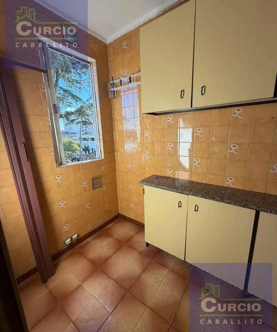 Departamento dos ambientes en venta en Boedo 1