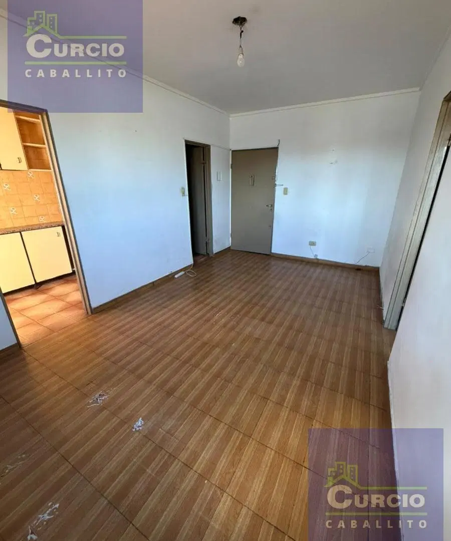 Departamento dos ambientes en venta en Boedo 3