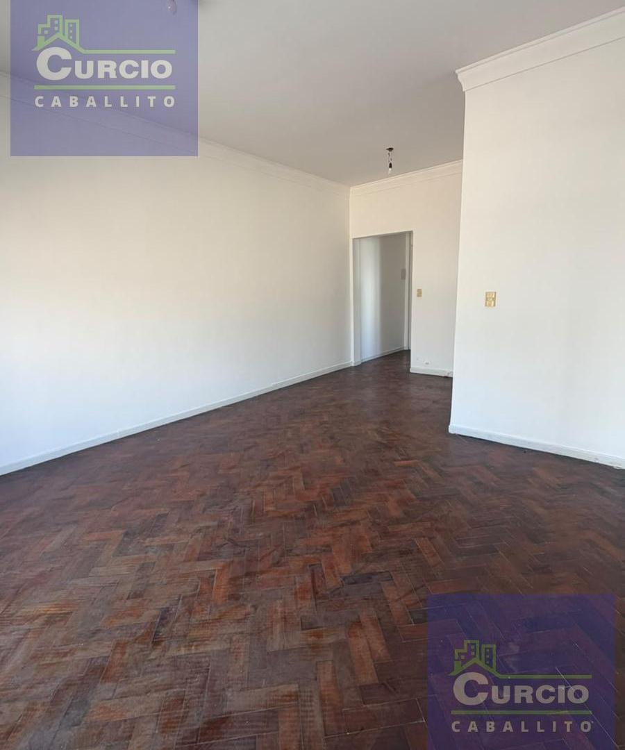 Foto de Venta 3 Ambientes con Amplio Balcón en Caballito, imagen 3