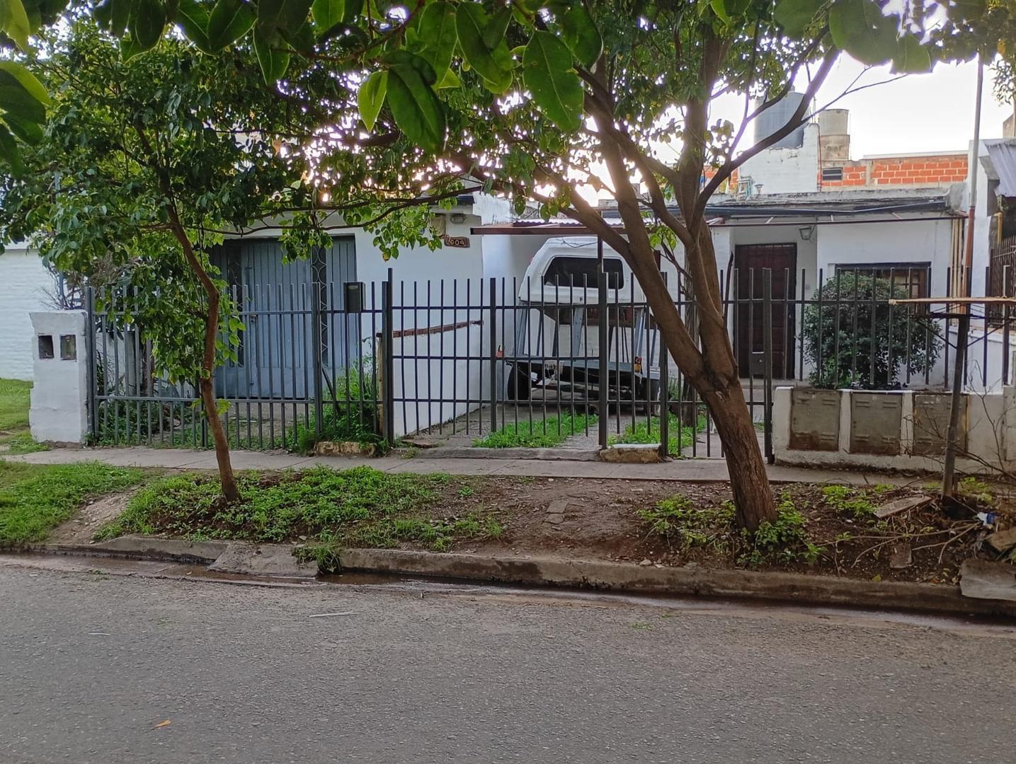 ALQUILER - BARRIO LAS PALMAS - TRES DORMITORIOS