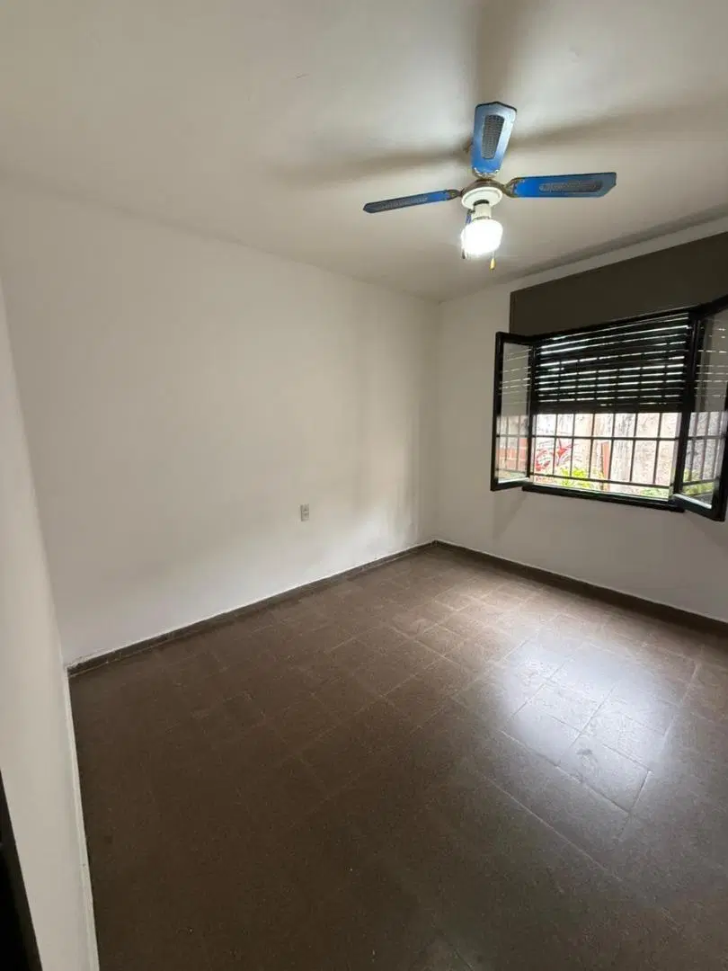 Depto tipo Casa con Cochera sin Expensas - 1 Dormitorio 3