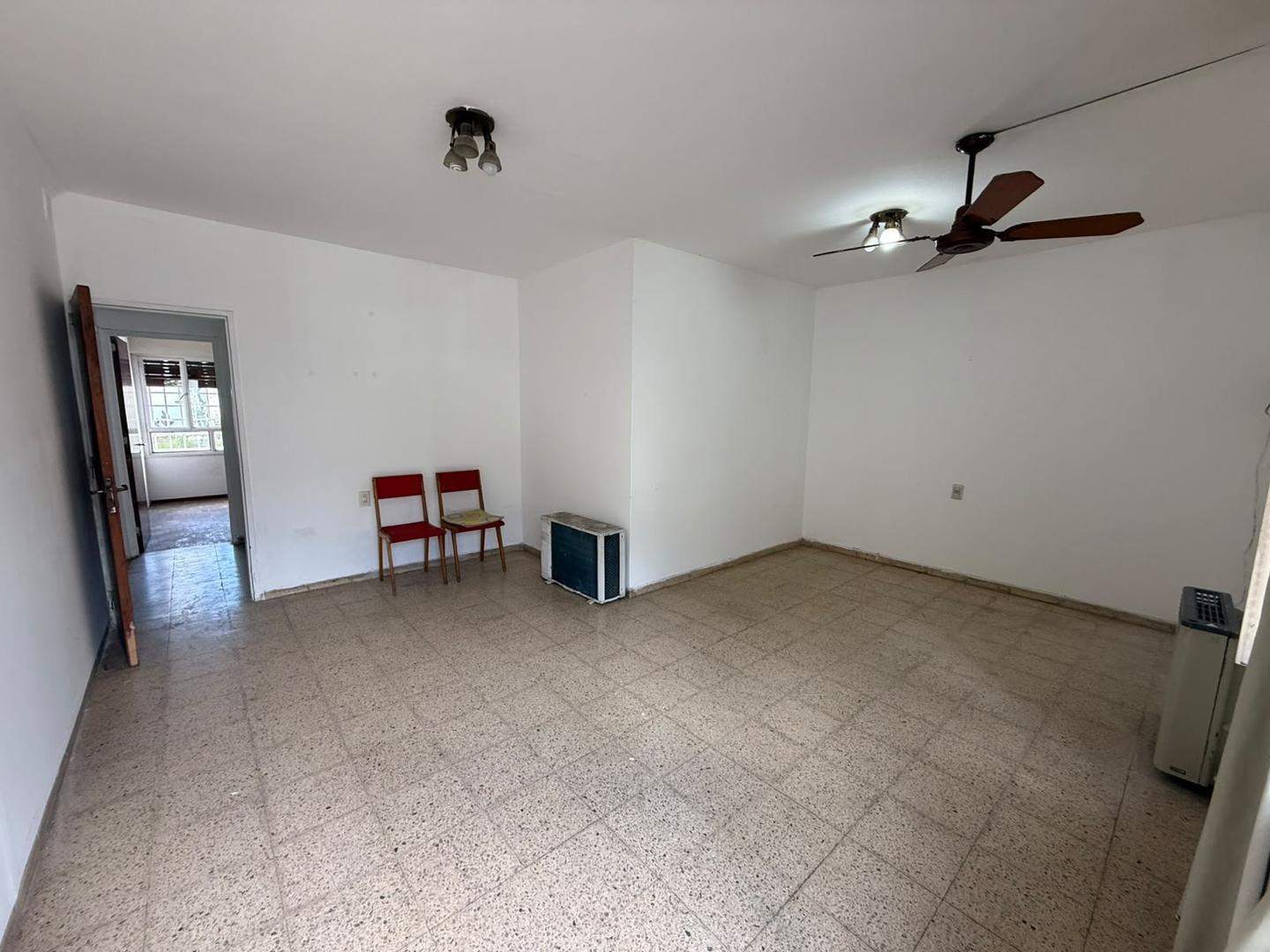Foto de VENTA - CASA TRES DORMITORIOS - BARRIO SAN VICENTE, imagen 2