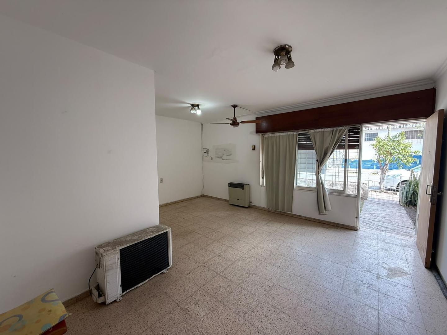 Foto de VENTA - CASA TRES DORMITORIOS - BARRIO SAN VICENTE, imagen 3