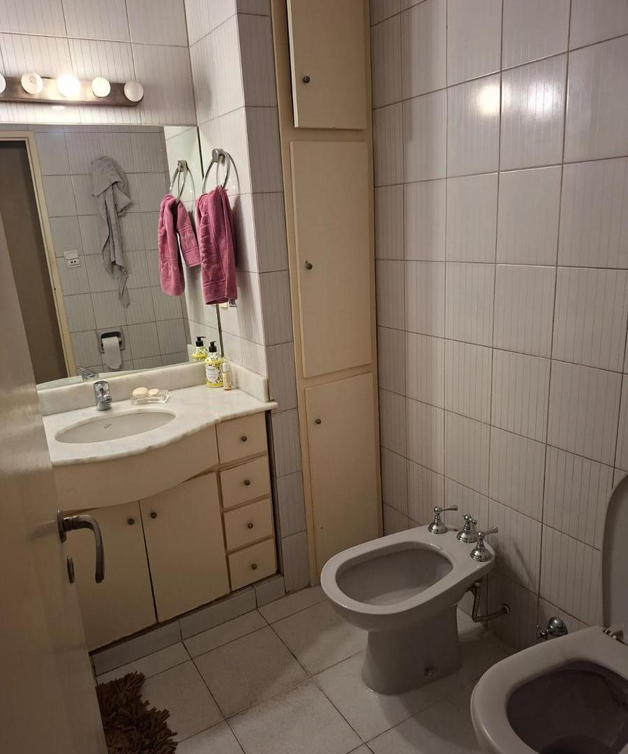 Departamento 4 ambientes con dependencia de servicio