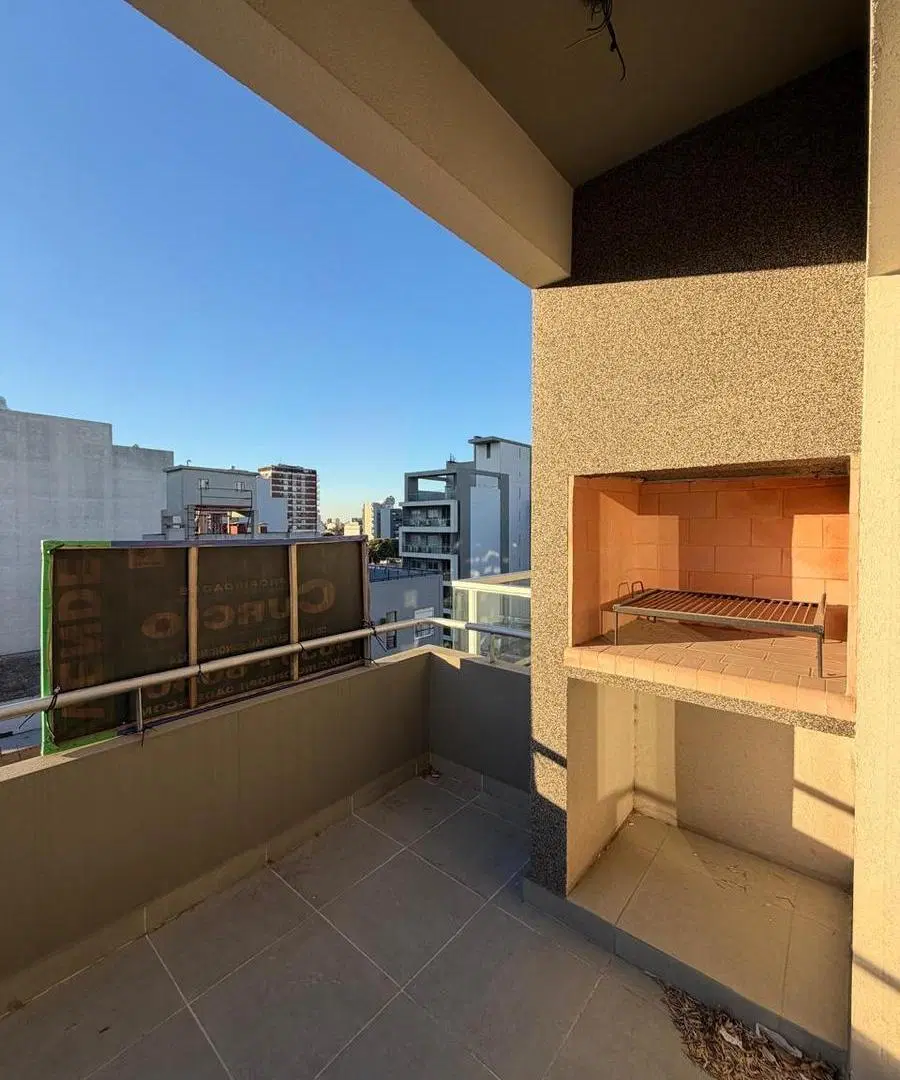 Monoambiente en Alquiler, balcón con parrilla 4