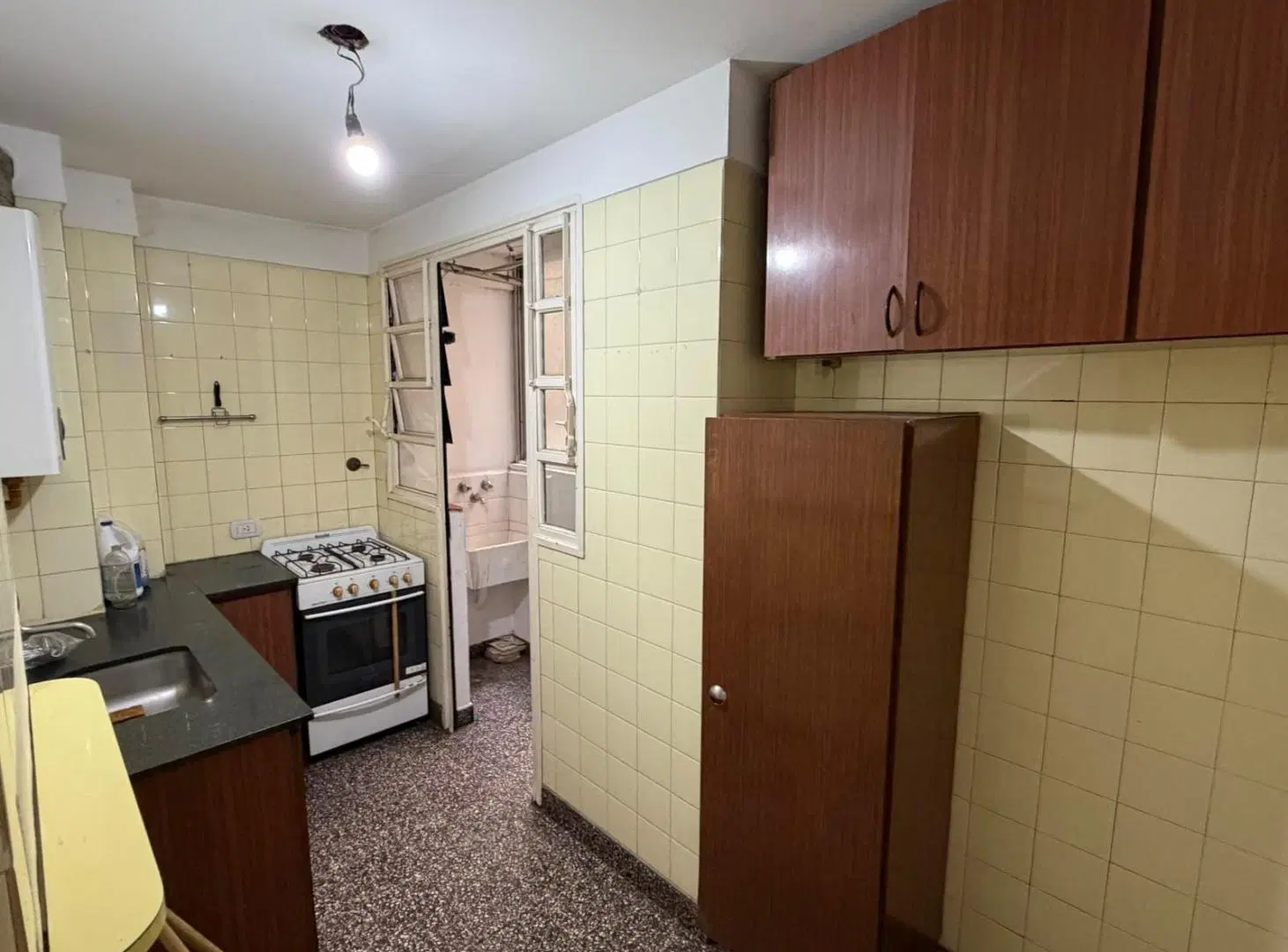 Departamento en ALQUILER de 3 AMBIENTES con Balcón 5