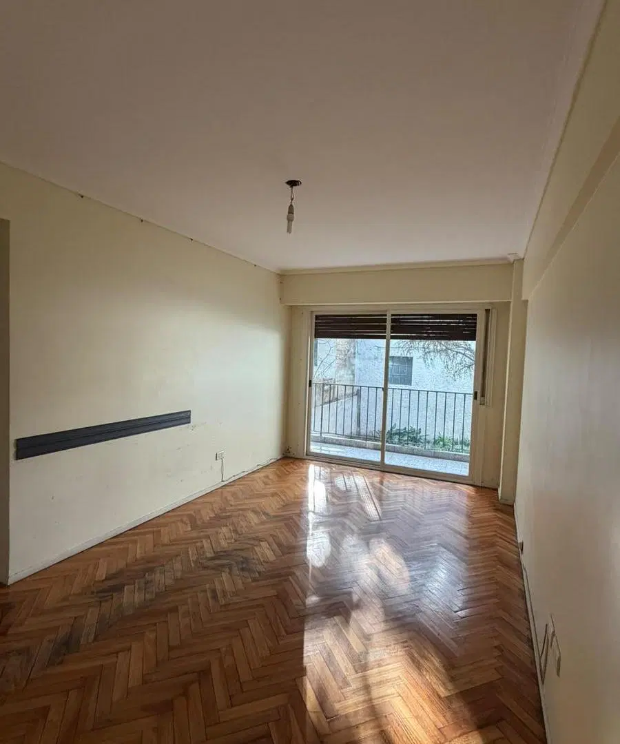 Departamento en ALQUILER de 3 AMBIENTES con Balcón 2