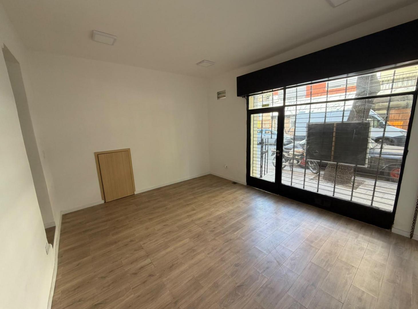 Foto de Local Comercial en Flores, imagen 3