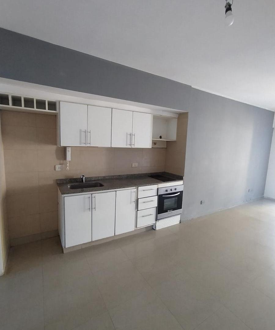 Foto de DEPARTAMENTO DE 2 AMBIENTES EN ALQUILER, imagen 3