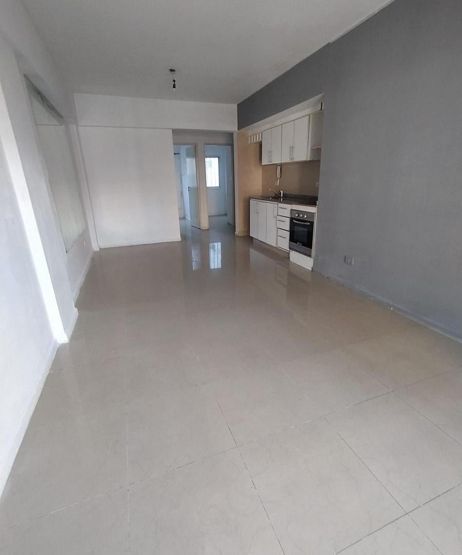 Foto de DEPARTAMENTO DE 2 AMBIENTES EN ALQUILER, imagen 2