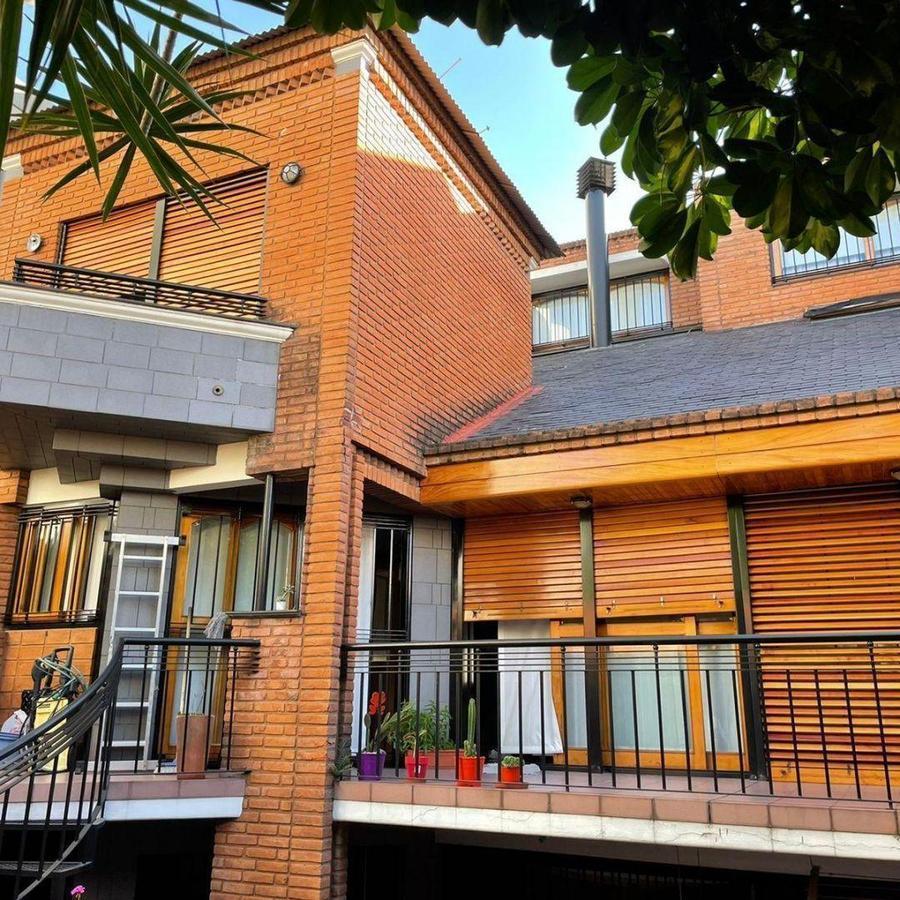 Venta - Villa Lugano - Chalet de Categoría 5 Ambientes 3