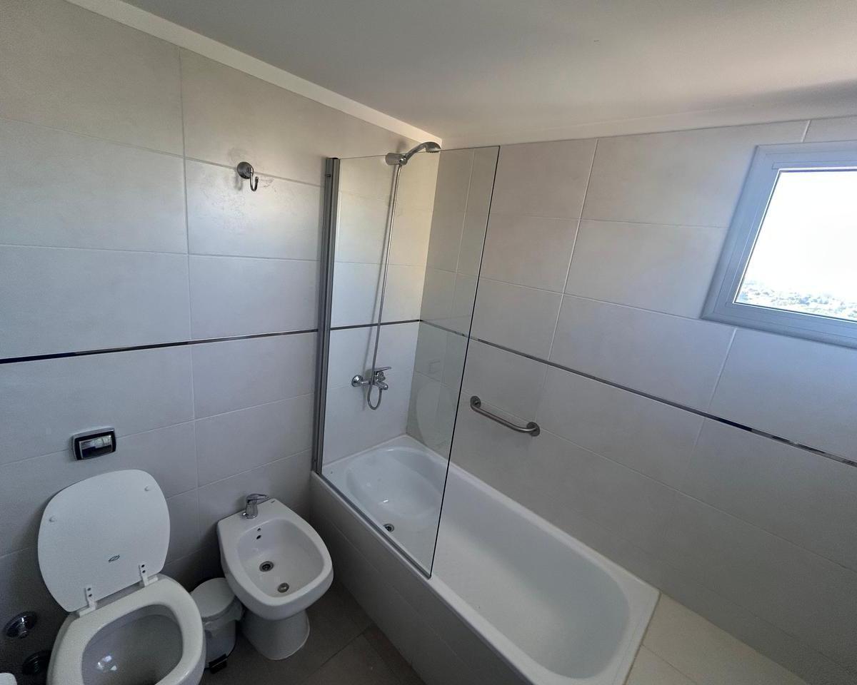 Departamento 3 Ambientes Al Frente C/2 Baños y Balcon 5