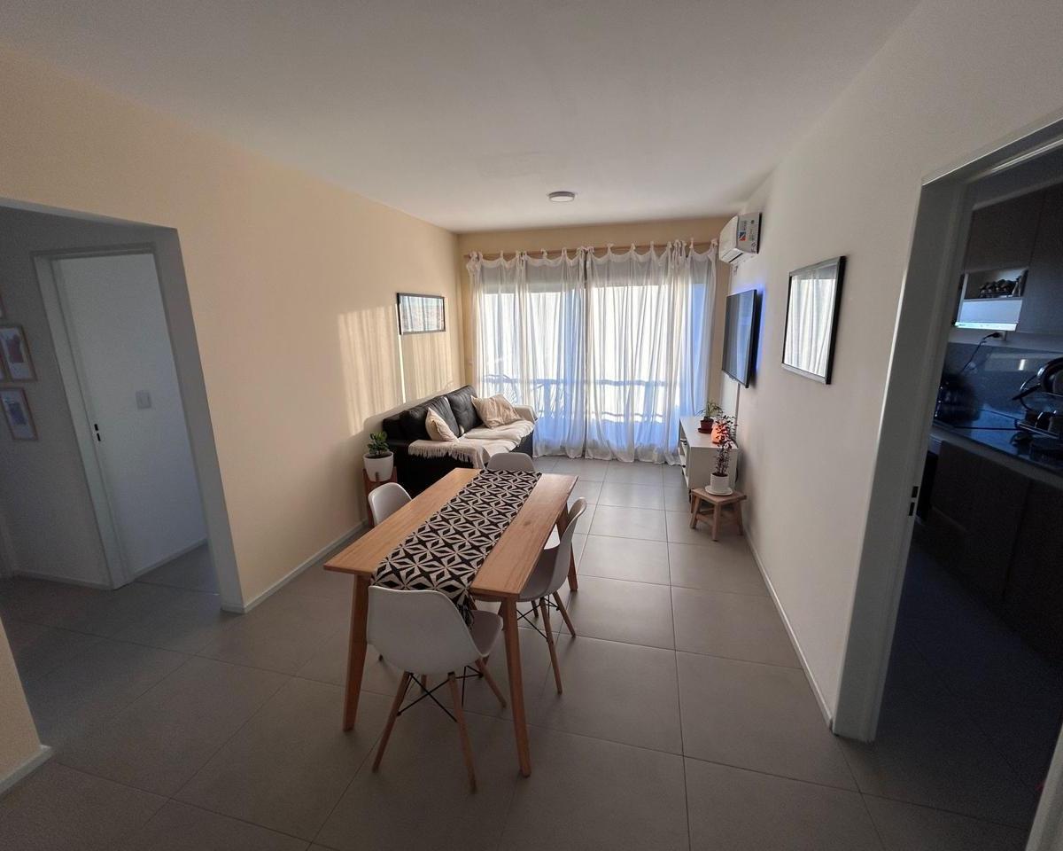 Departamento 3 Ambientes Al Frente C/2 Baños y Balcon 4