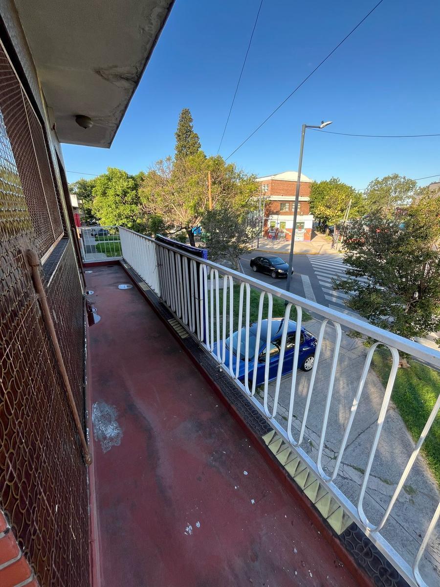 Venta - Villa Lugano - Piso Unico Al Frente 3 Ambientes 2