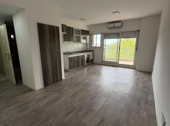 ALQUILER DEPARTAMENTO 3 AMBIENTES CON BALCÓN CON PARRILLA EN VILLA LUGANO 5