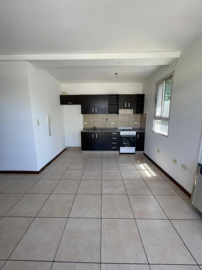 VENTA DEPARTAMENTO 2 AMBIENTES TIPO DÚPLEX CON COCHERA EN PARQUE AVELLANEDA