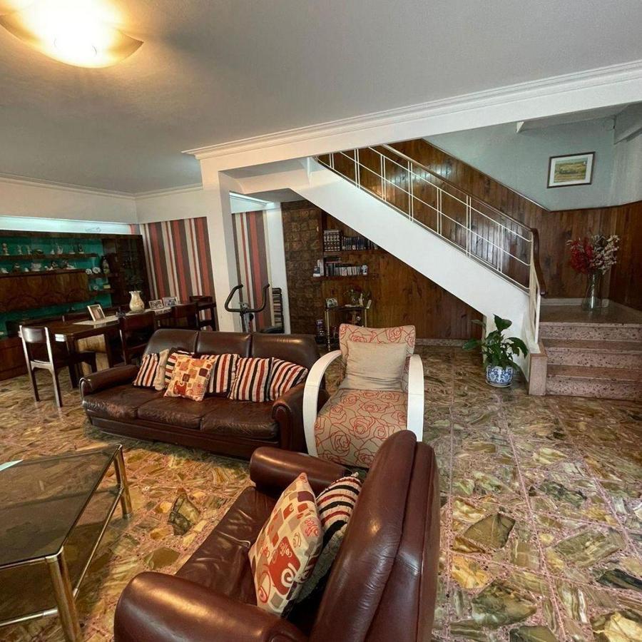 Foto de VENTA CASA 4 AMBIENTES CON GARAGE EN LOTE PROPIO en Villa Lugano, CABA, imagen 4