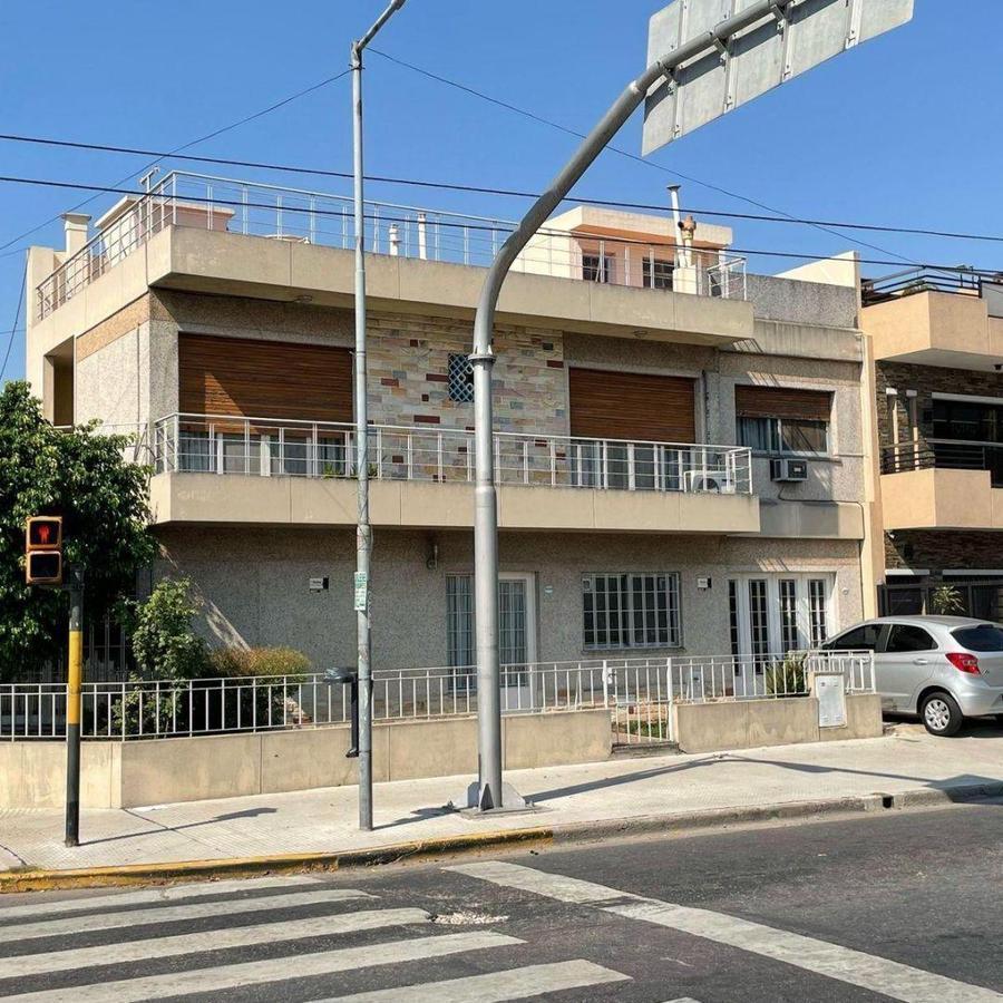 Foto de VENTA CASA 4 AMBIENTES CON GARAGE EN LOTE PROPIO en Villa Lugano, CABA, imagen 2