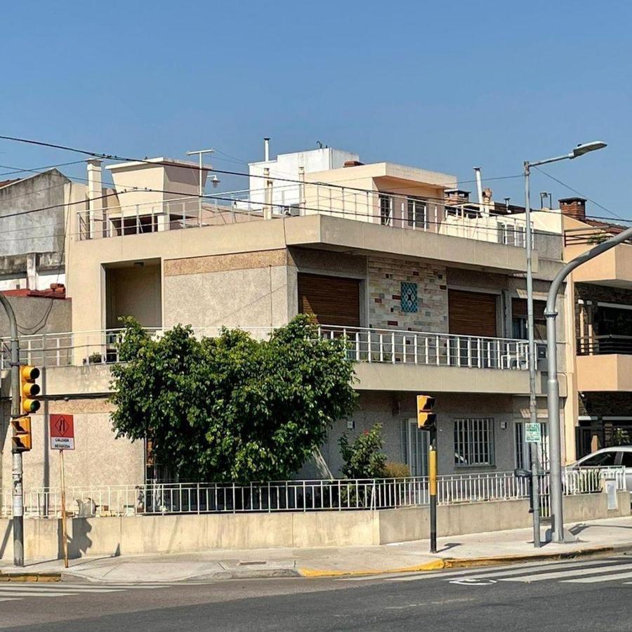Foto de VENTA CASA 4 AMBIENTES CON GARAGE EN LOTE PROPIO en Villa Lugano, CABA, imagen 3
