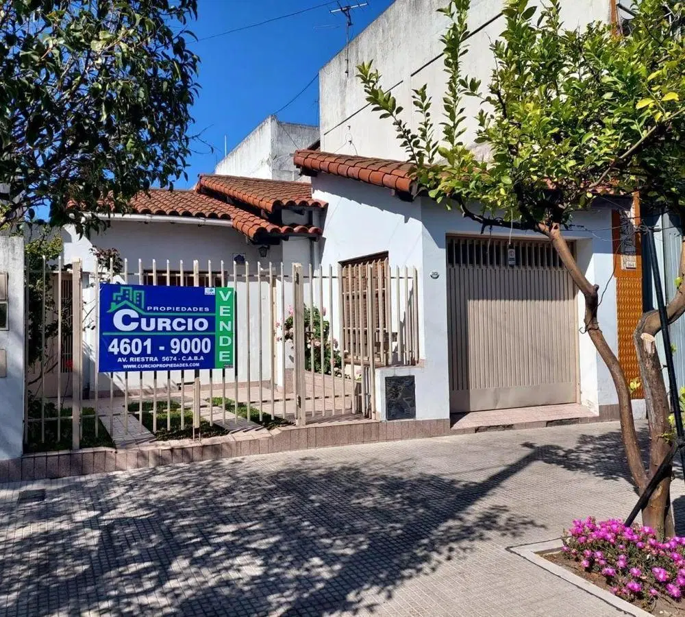 VENTA CASA 3 AMBIENTES CON JARDIN Y GARAGE en Villa Lugano, CABA 5