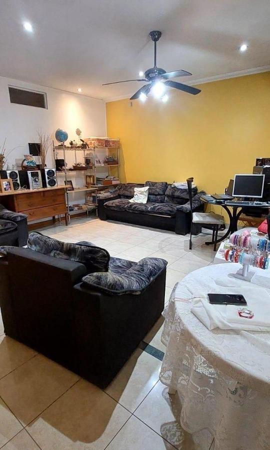 Foto de VENTA CASA 3 AMBIENTES TODA EN PLANTA BAJA CON COCHERA en Villa Lugano, imagen 2