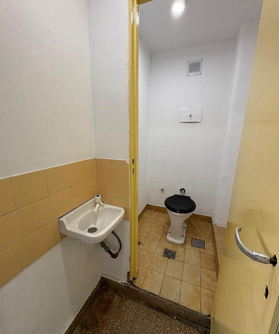 Foto de ALQUILER DE LOCAL COMERCIAL en Villa Lugano, CABA, imagen 4