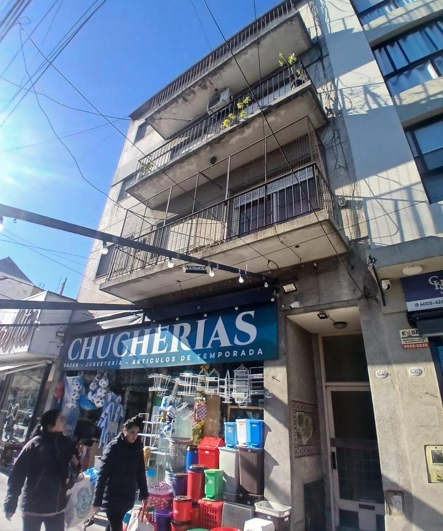 Foto de ALQUILER DE DEPARTAMENTO 2 AMBIENTES SOBRE CENTRO COMERCIAL CHILAVERT, imagen 2
