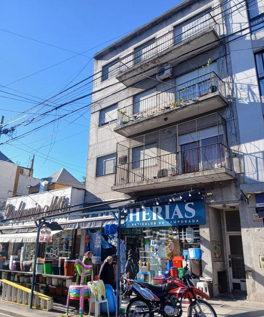 Foto de ALQUILER DE DEPARTAMENTO 2 AMBIENTES SOBRE CENTRO COMERCIAL CHILAVERT, imagen 4