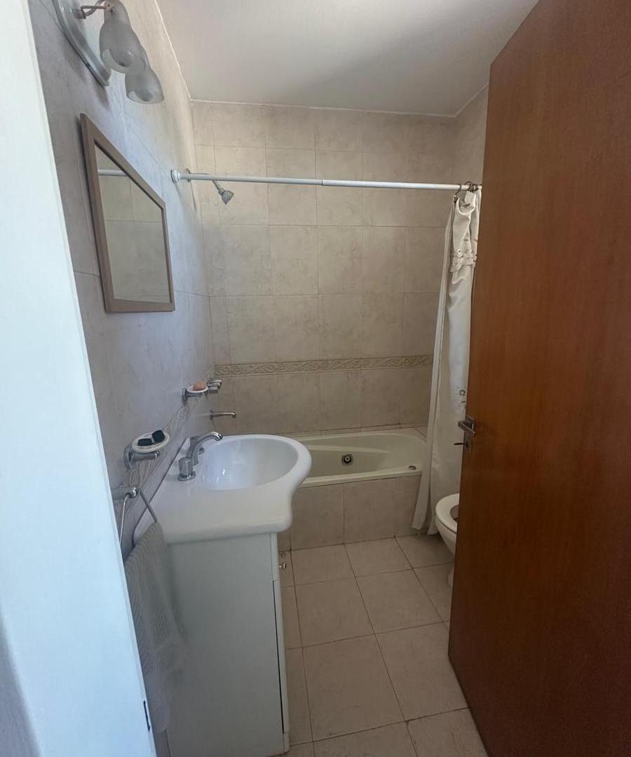 Foto de VENTA DÚPLEX 3 AMBIENTES CON ENTRADA INDEPENDIENTE en Villa Lugano, CABA, imagen 1