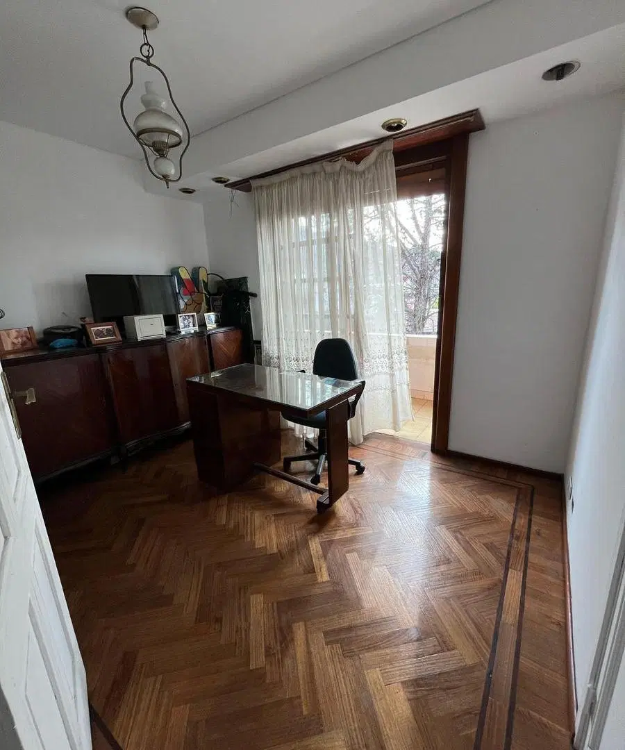 VENTA CASA EN 2 PLANTAS 4 AMBIENTES CON COCHERA, JARDIN, PILETA Y QUINCHO EN VILLA LUGANO 8