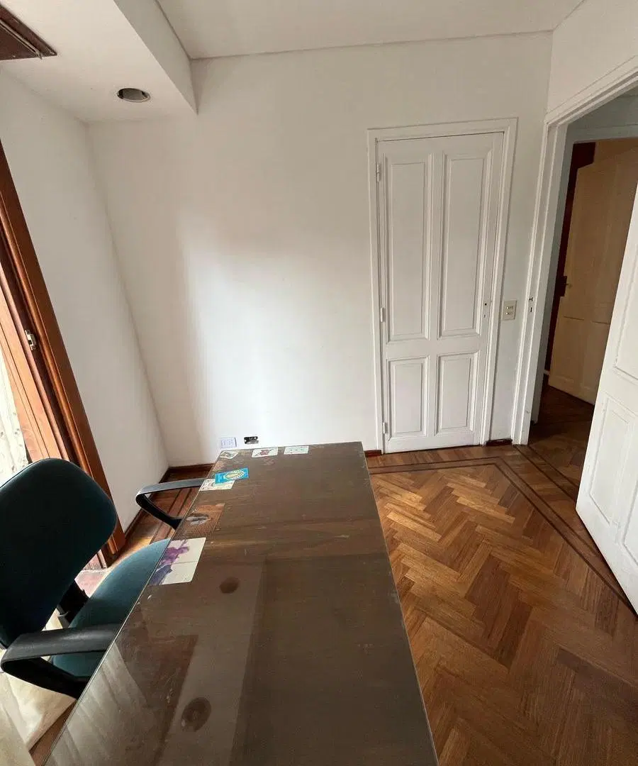 VENTA CASA EN 2 PLANTAS 4 AMBIENTES CON COCHERA, JARDIN, PILETA Y QUINCHO EN VILLA LUGANO 4