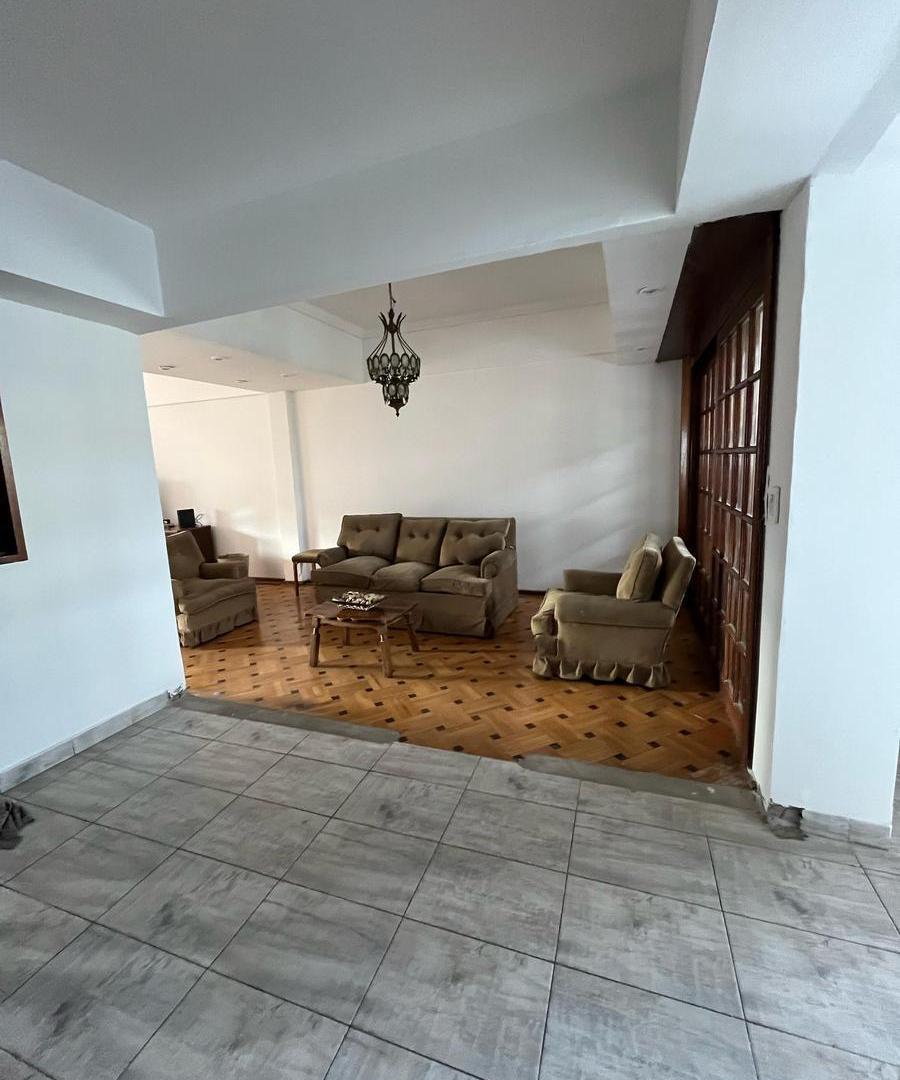 Foto de VENTA CASA EN 2 PLANTAS 4 AMBIENTES CON COCHERA, JARDIN, PILETA Y, imagen 2