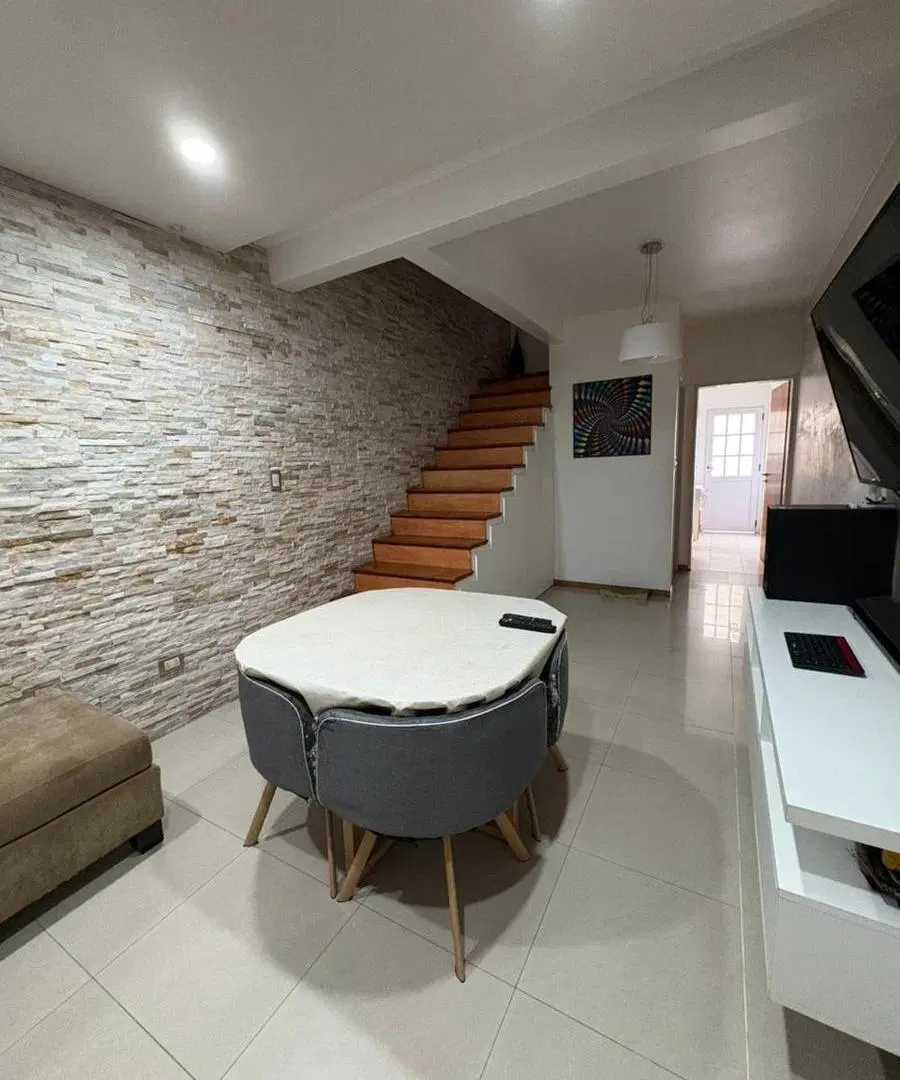 VENTA DÚPLEX 4 AMBIENTES CON PATIO Y COCHERA en Villa Lugano, CABA 2