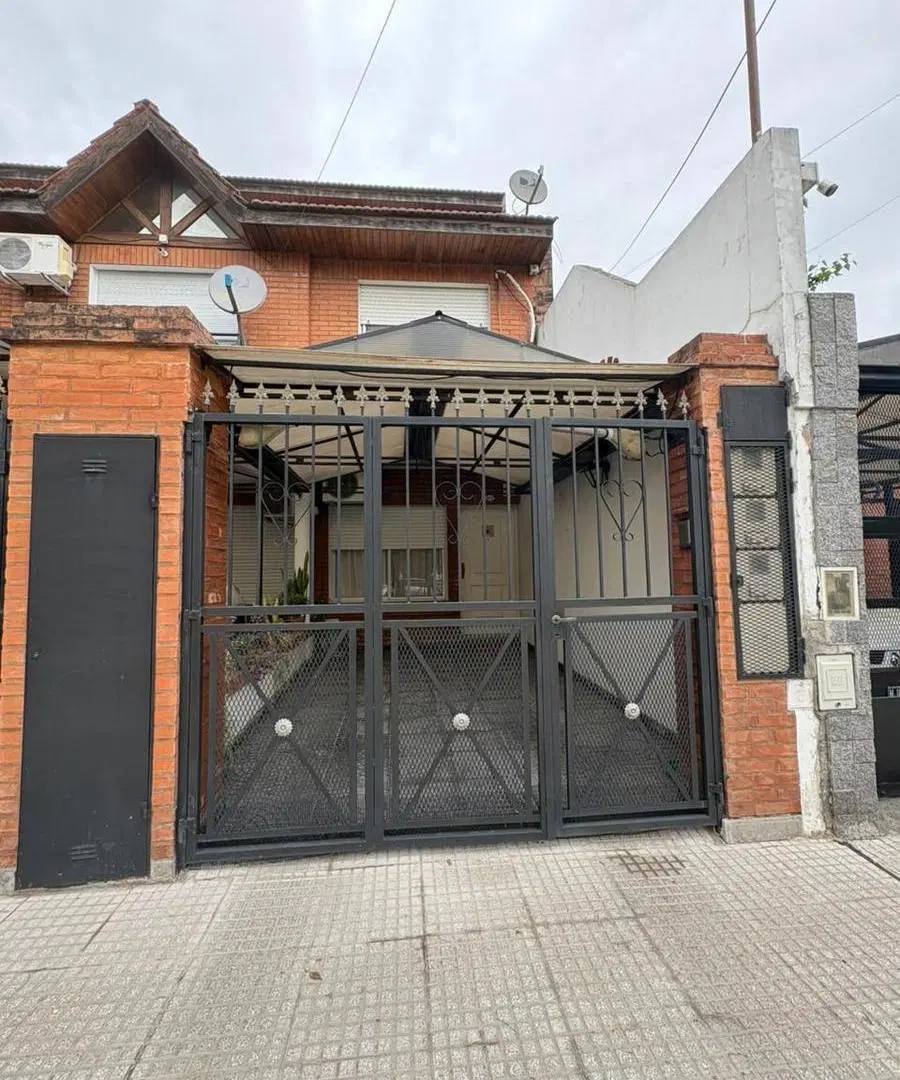 VENTA DÚPLEX 4 AMBIENTES CON PATIO Y COCHERA en Villa Lugano, CABA 3