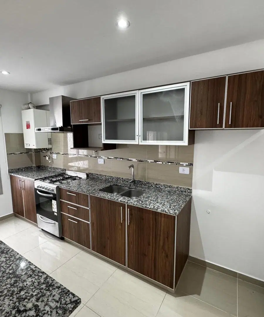 VENTA DEPARTAMENTO 4 AMBIENTES, BALCÓN CON PARRILLA, PATIO Y COCHERA en Villa Lugano, CABA. 3