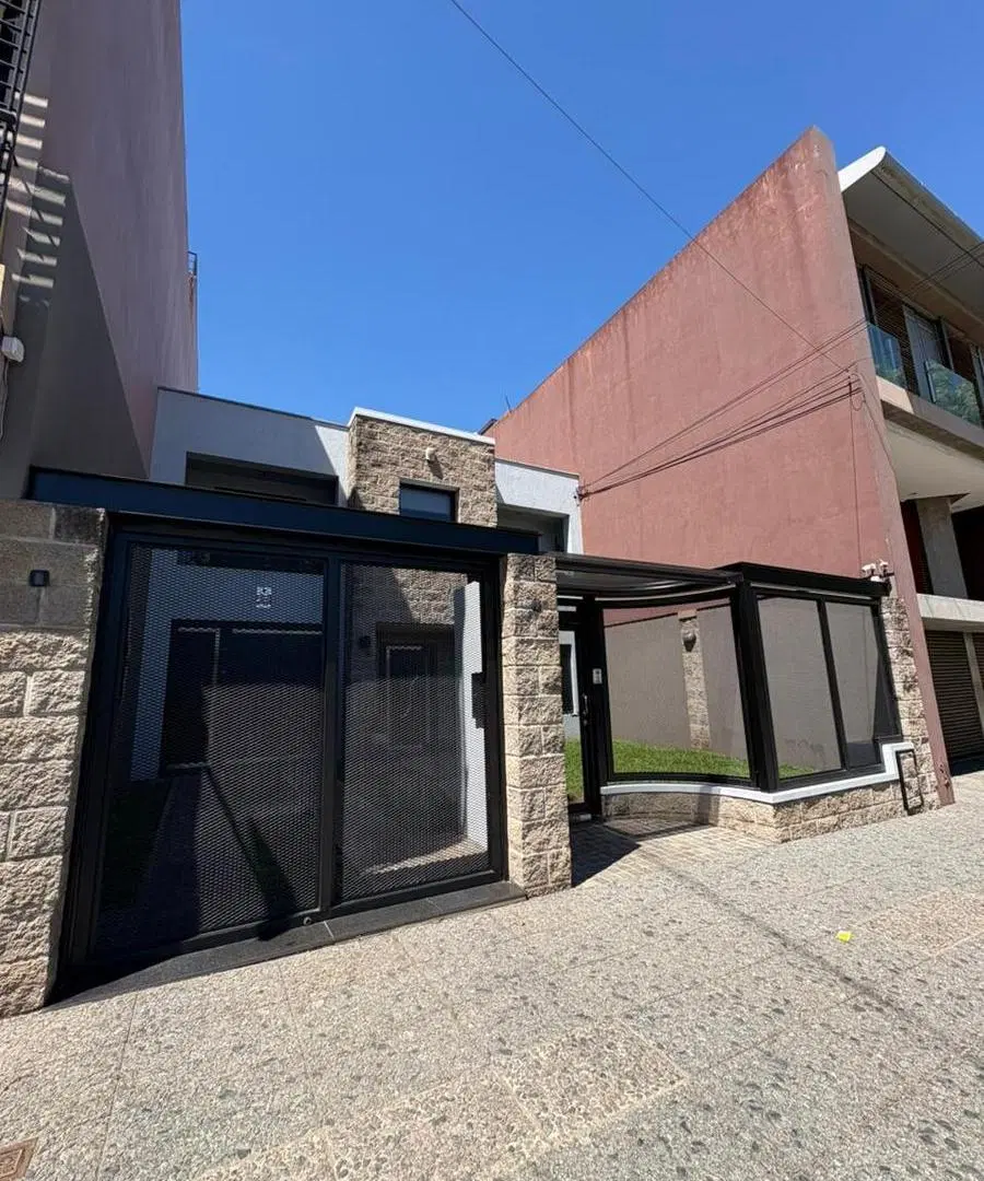 VENTA CASA MODERNA 5 AMBIENTES CON PILETA, QUINCHO Y GARAGE en Villa Lugano, CABA 4