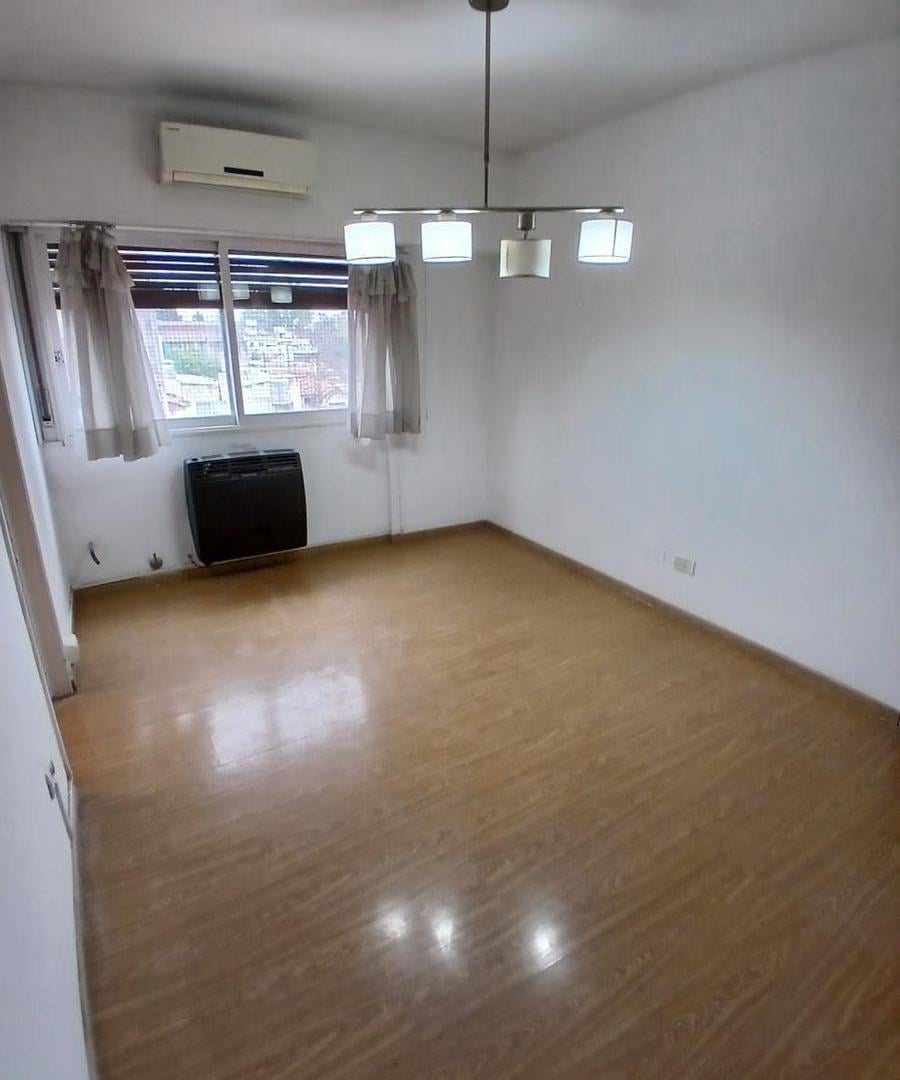 Foto de VENTA DEPARTAMENTO 3 AMBIENTES CON BALCÓN AL CONTRAFRENTE Y COCHERA en, imagen 4